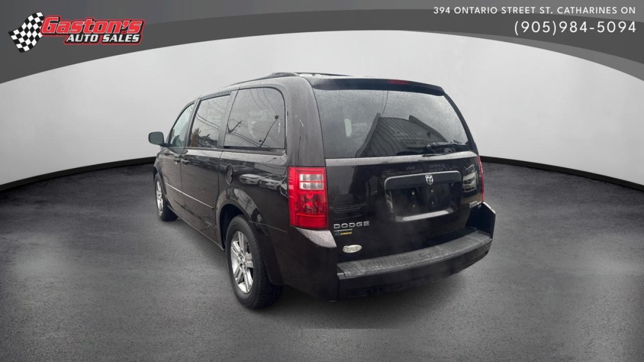 2010 Dodge Grand Caravan SE Photo