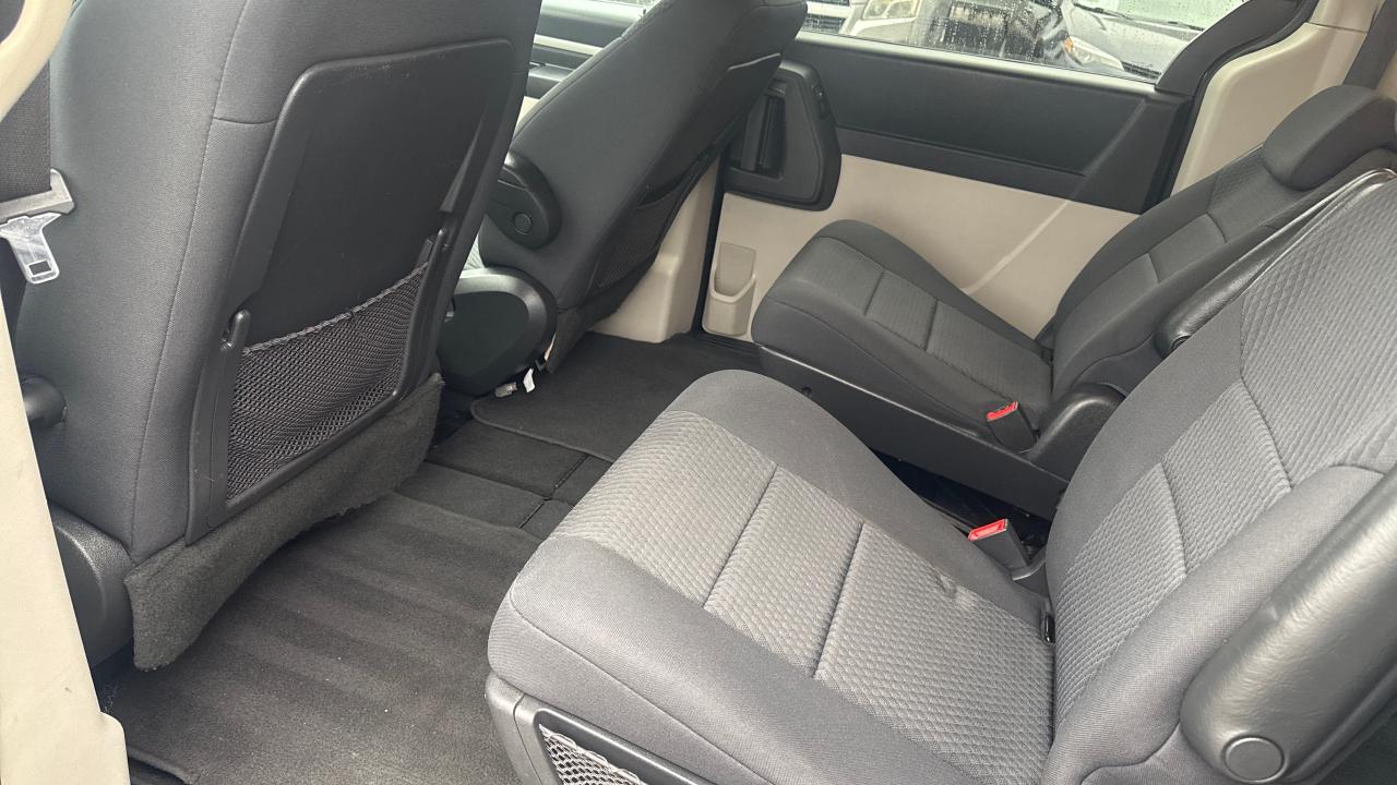 2010 Dodge Grand Caravan SE Photo