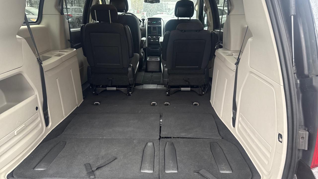 2010 Dodge Grand Caravan SE Photo