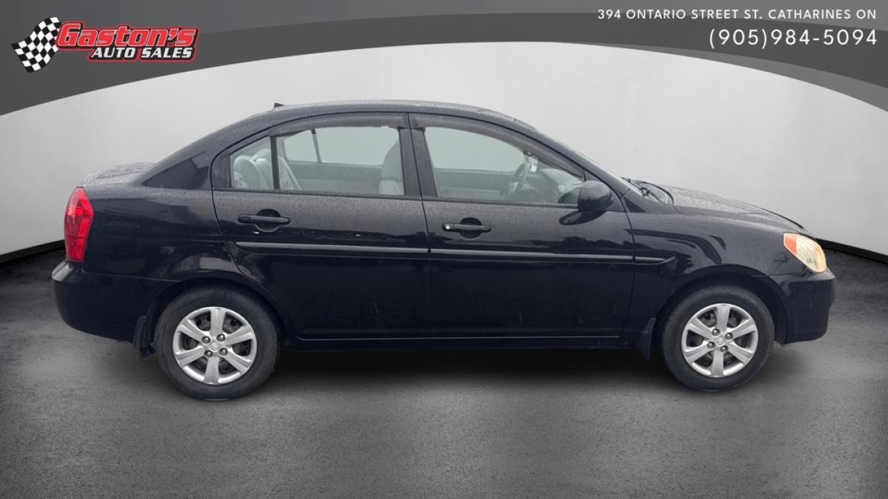 2010 Hyundai Accent L Photo