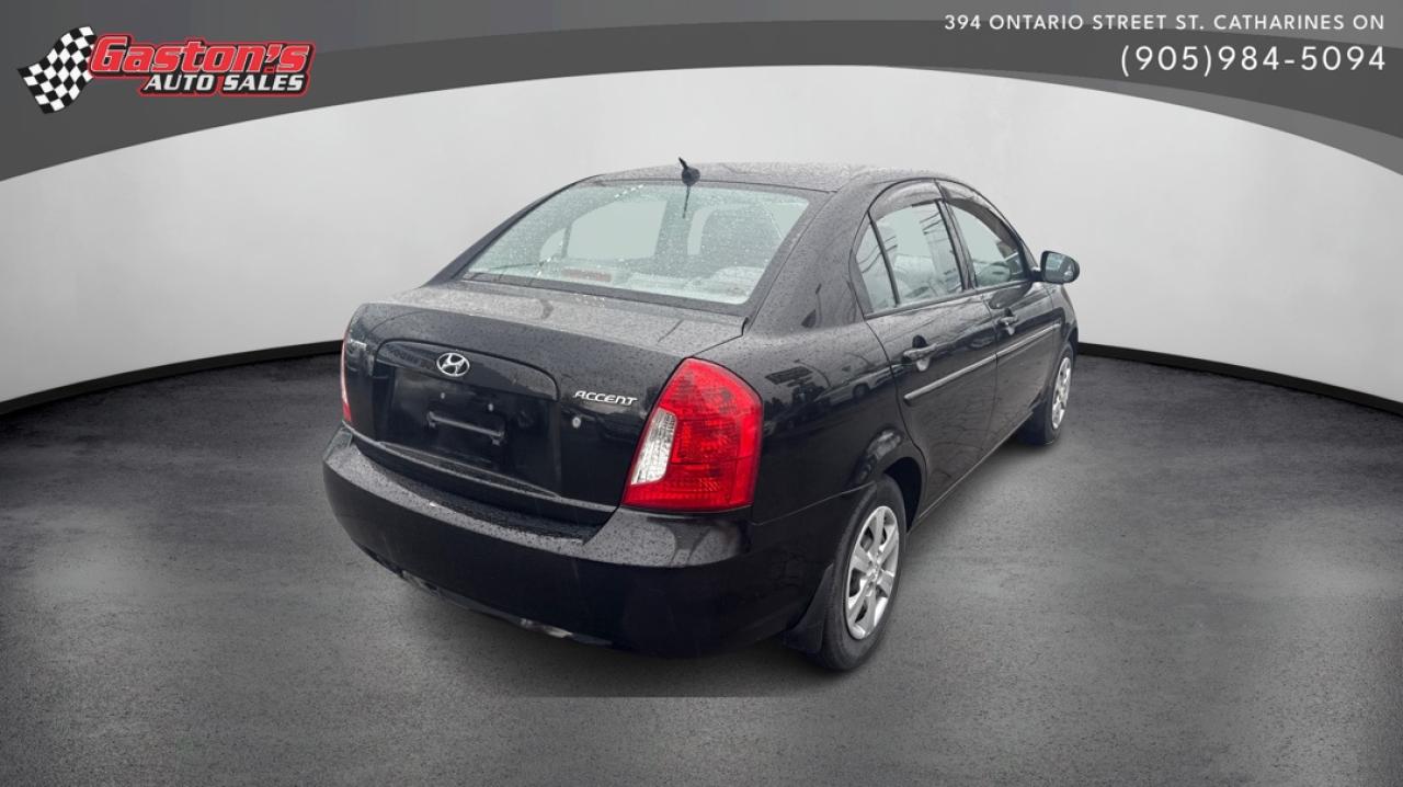 2010 Hyundai Accent L Photo
