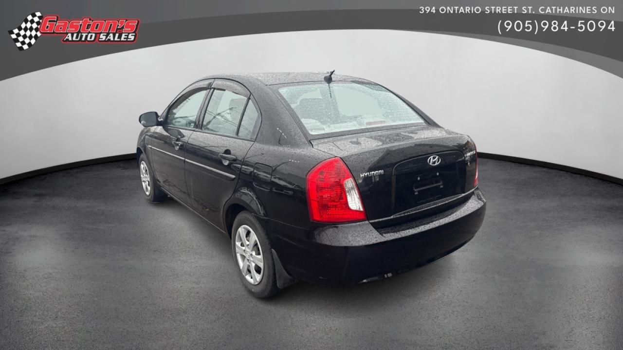 2010 Hyundai Accent L Photo