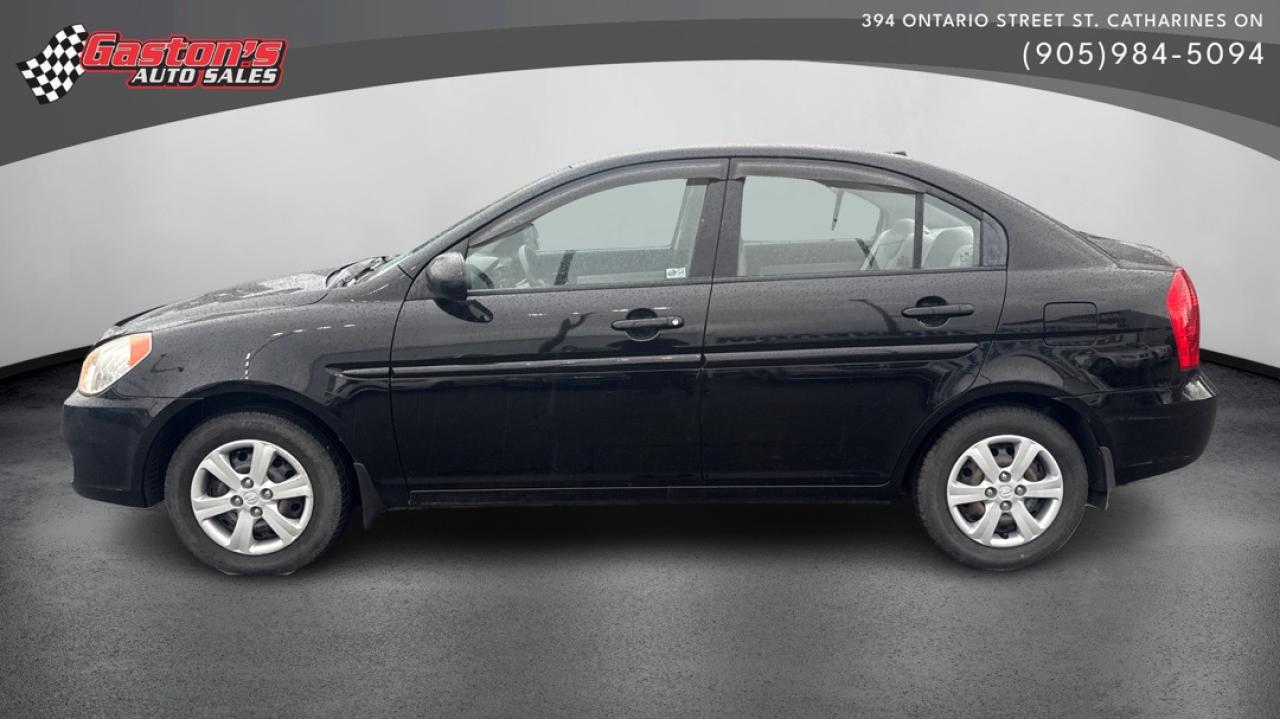 2010 Hyundai Accent L Photo