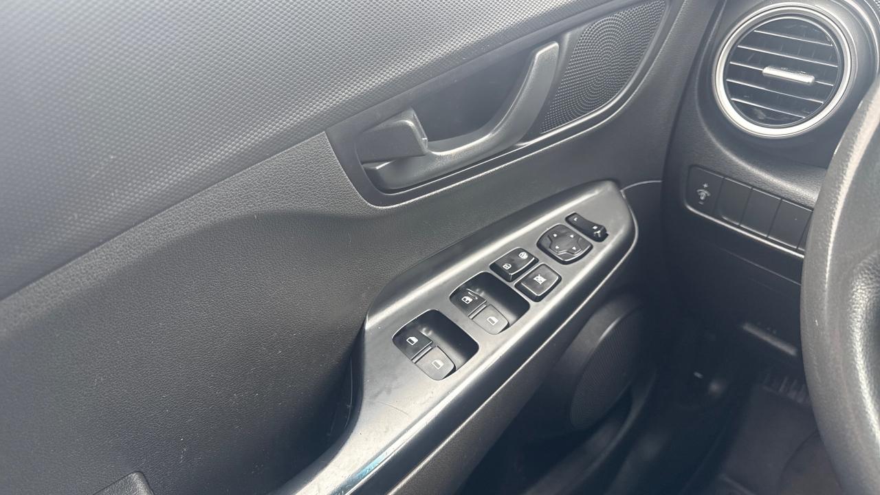 2019 Hyundai KONA Essential Photo