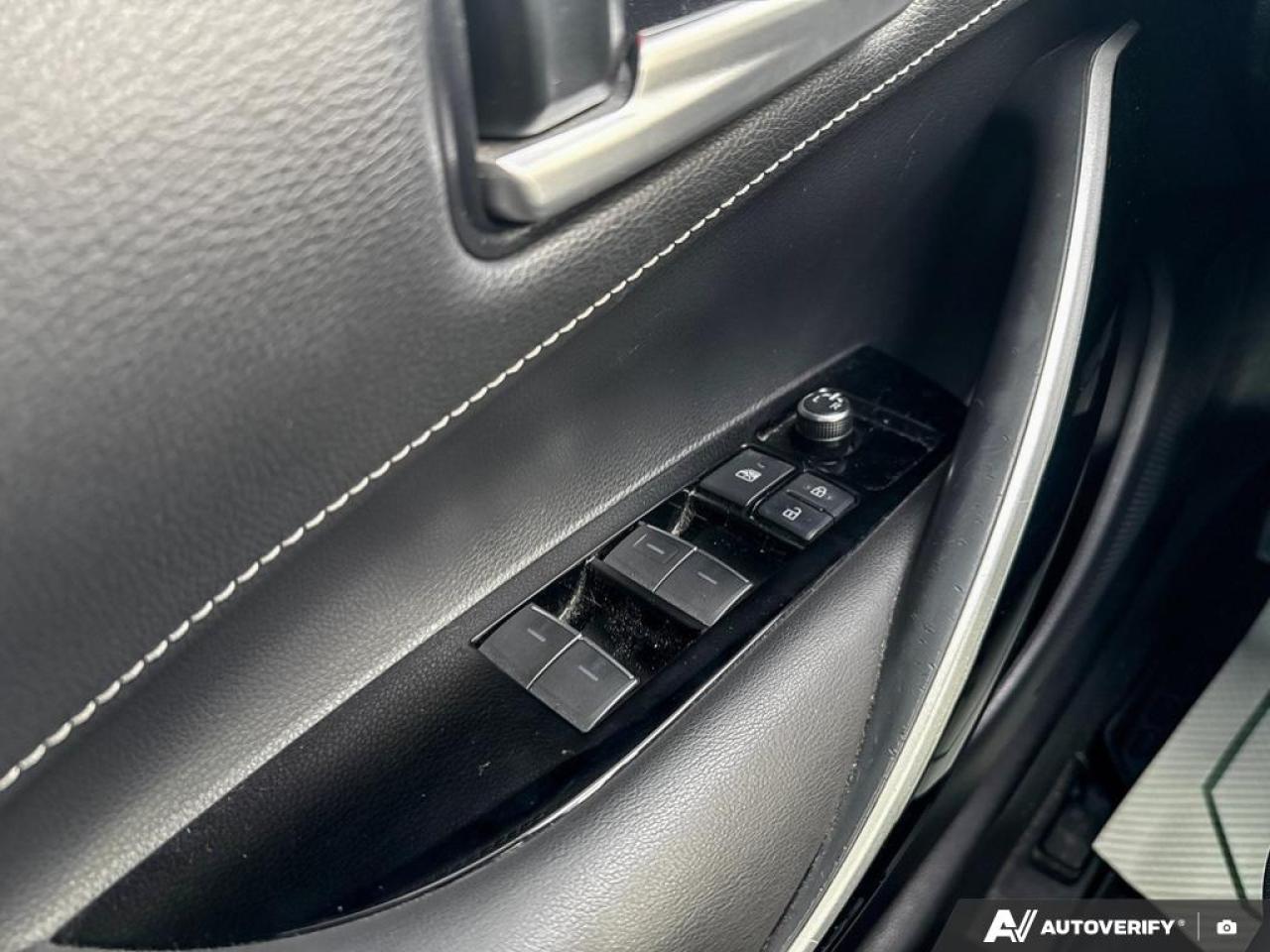 2019 Toyota Corolla XSE / NO ACCIDENTS / NAV / LEATHER /HTD SEATS/ M/T - Photo #13