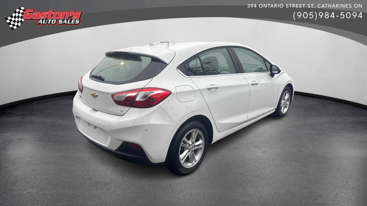 2018 Chevrolet Cruze LT Photo2