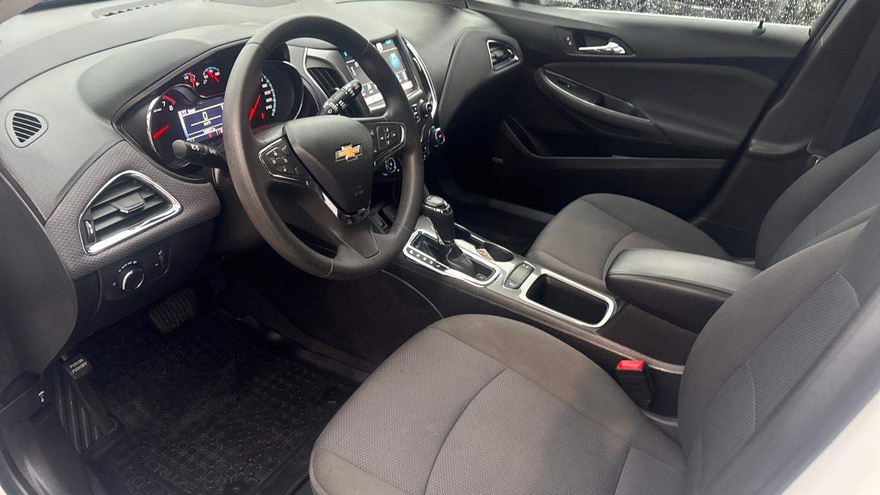 2018 Chevrolet Cruze LT Photo