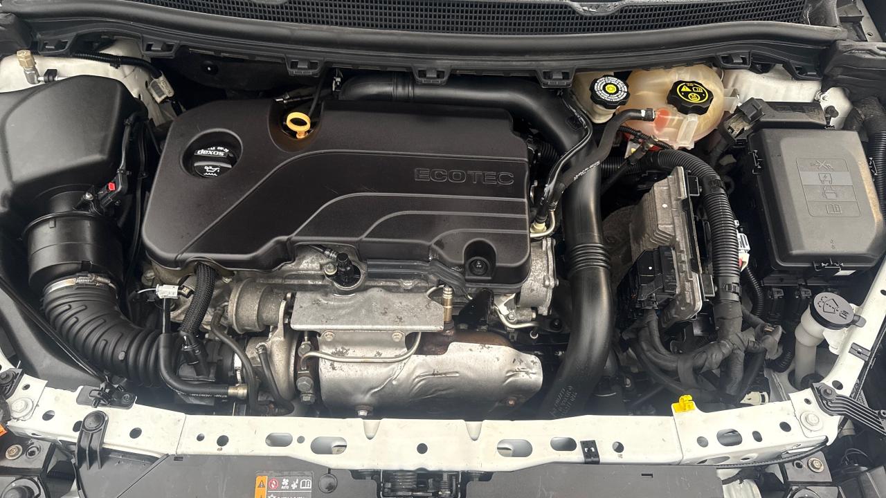 2018 Chevrolet Cruze LT Photo