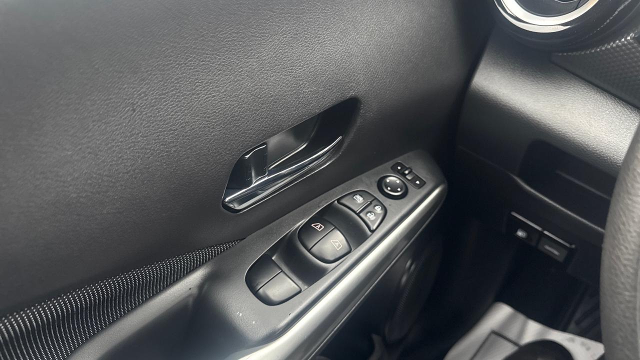 2020 Nissan Kicks SV Photo