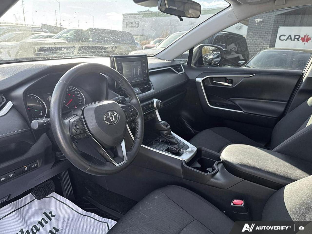 2021 Toyota RAV4 XLE / AWD / HTD SEATS / HTD STEERING / SUNROOF - Photo #8