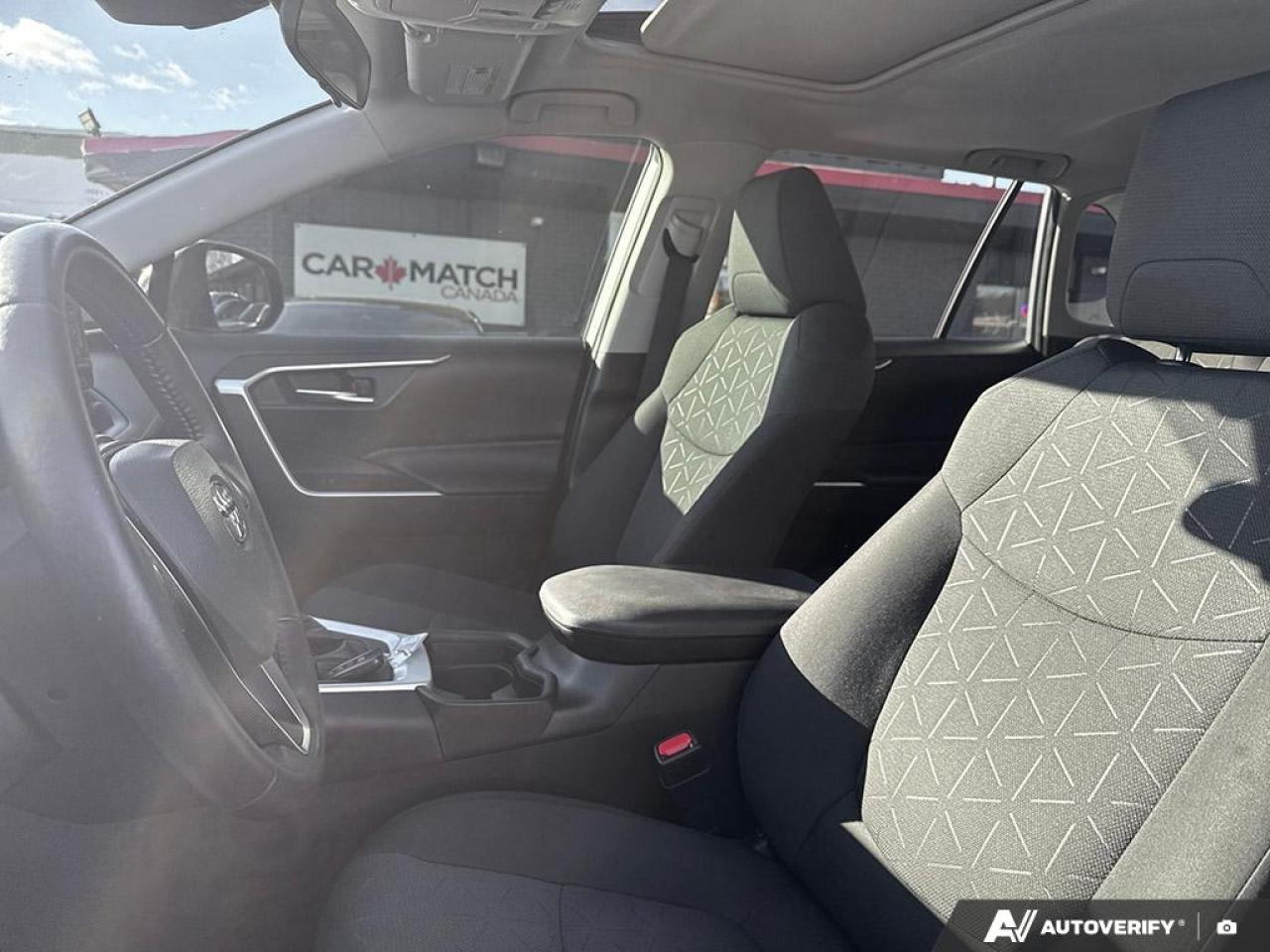 2021 Toyota RAV4 XLE / AWD / HTD SEATS / HTD STEERING / SUNROOF - Photo #9
