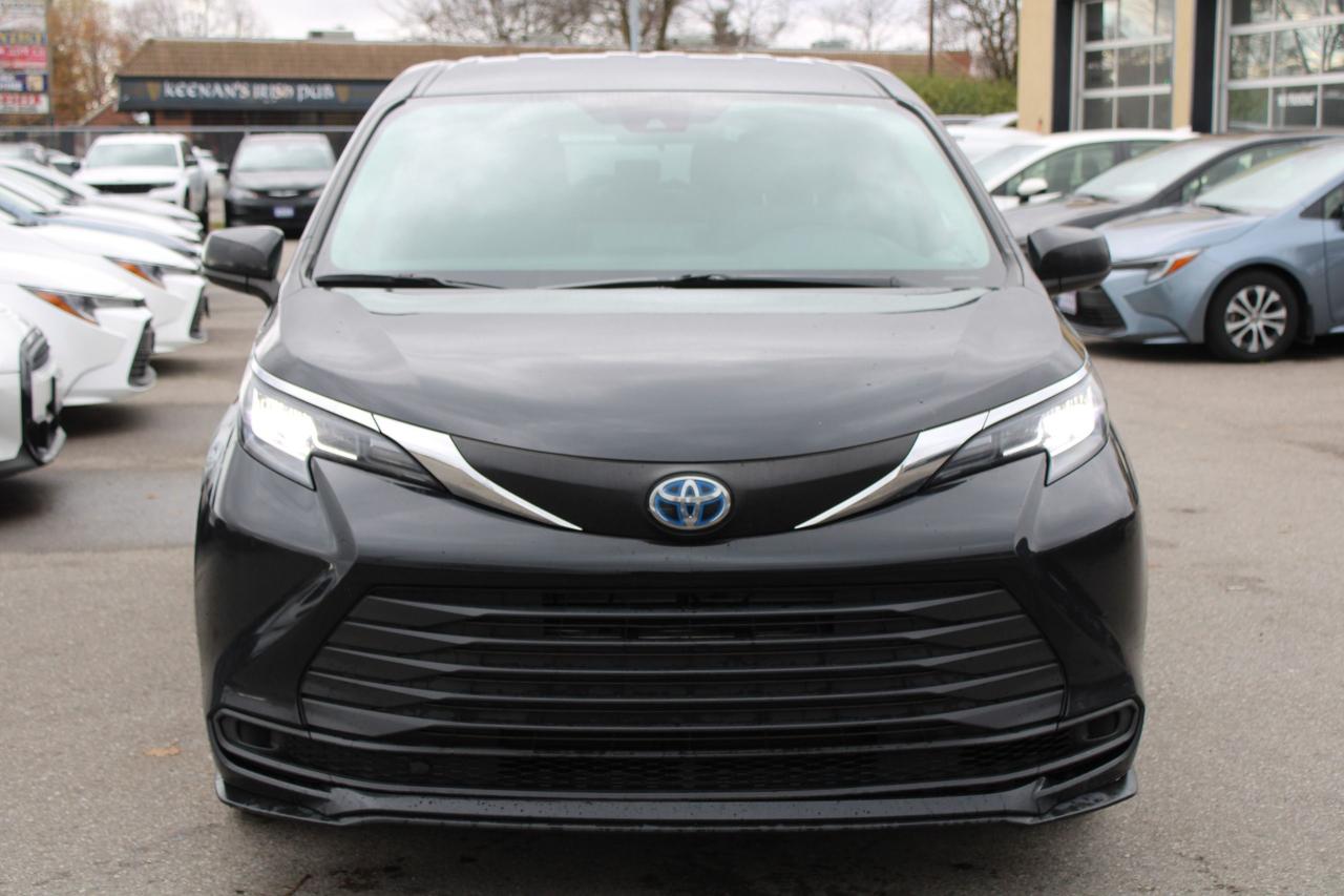 2021 Toyota Sienna 7-Passenger FWD - Photo #2