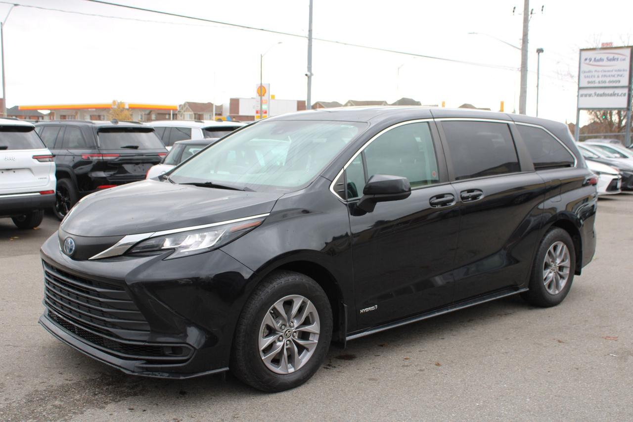2021 Toyota Sienna 7-Passenger FWD Photo2