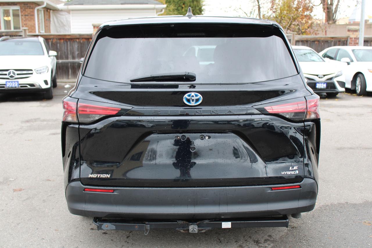 2021 Toyota Sienna 7-Passenger FWD - Photo #5