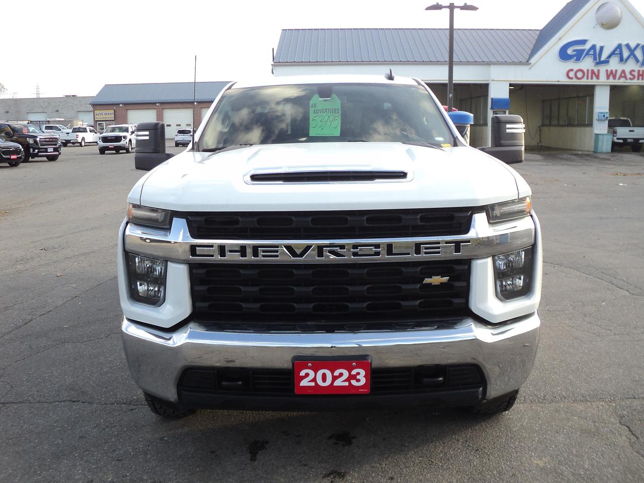 2023 Chevrolet Silverado 2500 HD LT CrewCab 4WD 6.6L8cylGas 6'7"Box 159"WB Photo2