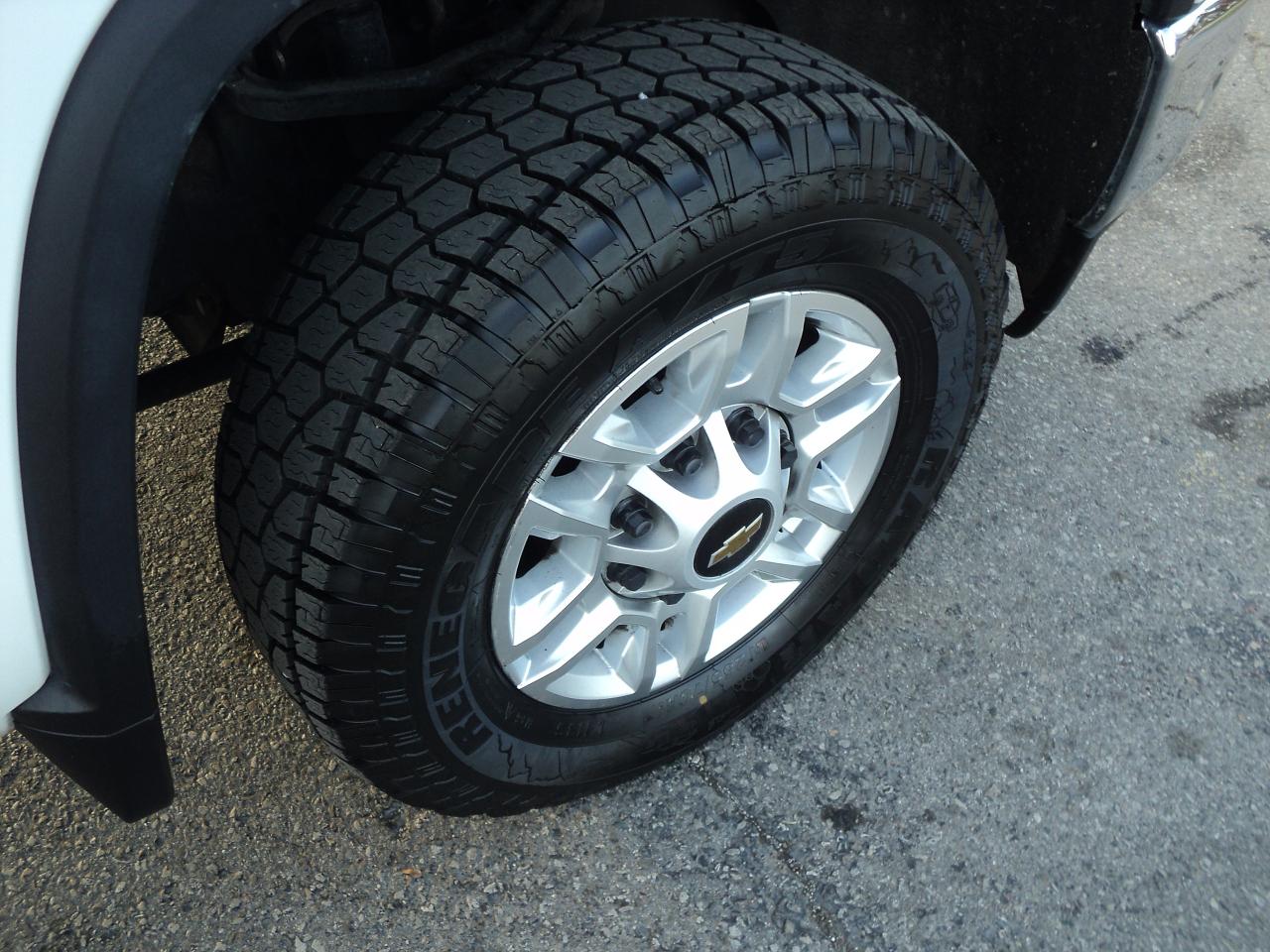 2023 Chevrolet Silverado 2500 HD LT CrewCab 4WD 6.6L8cylGas 6'7"Box 159"WB Photo