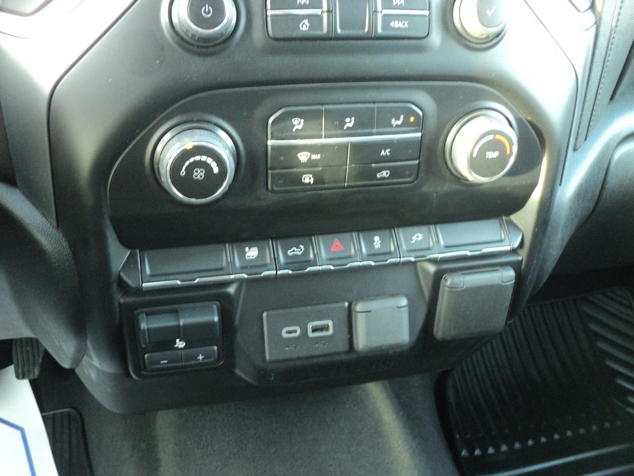 2023 Chevrolet Silverado 2500 HD LT CrewCab 4WD 6.6L8cylGas 6'7"Box 159"WB Photo