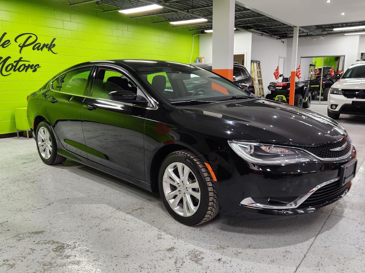 2015 Chrysler 200 Limited H-Ted Seats 4cyl Good on gas - Photo #4