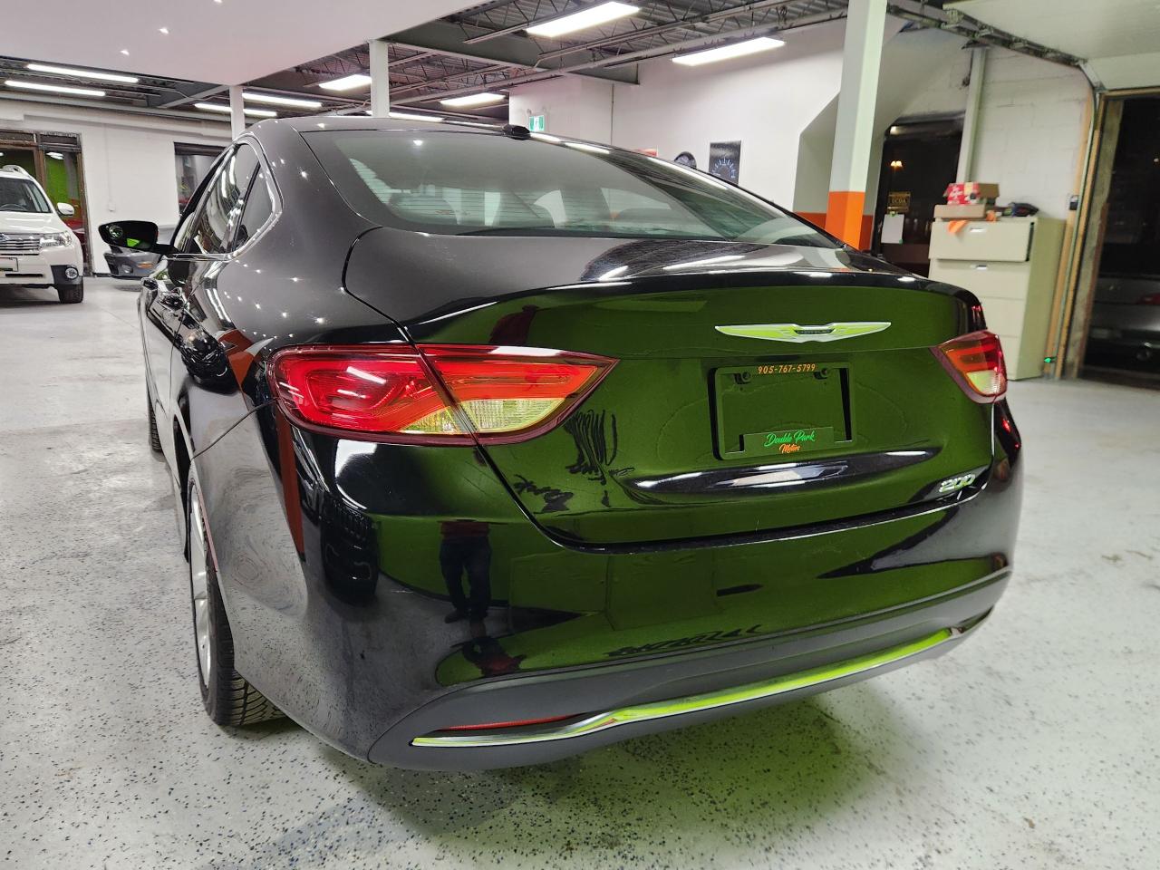 2015 Chrysler 200 Limited H-Ted Seats 4cyl Good on gas - Photo #12