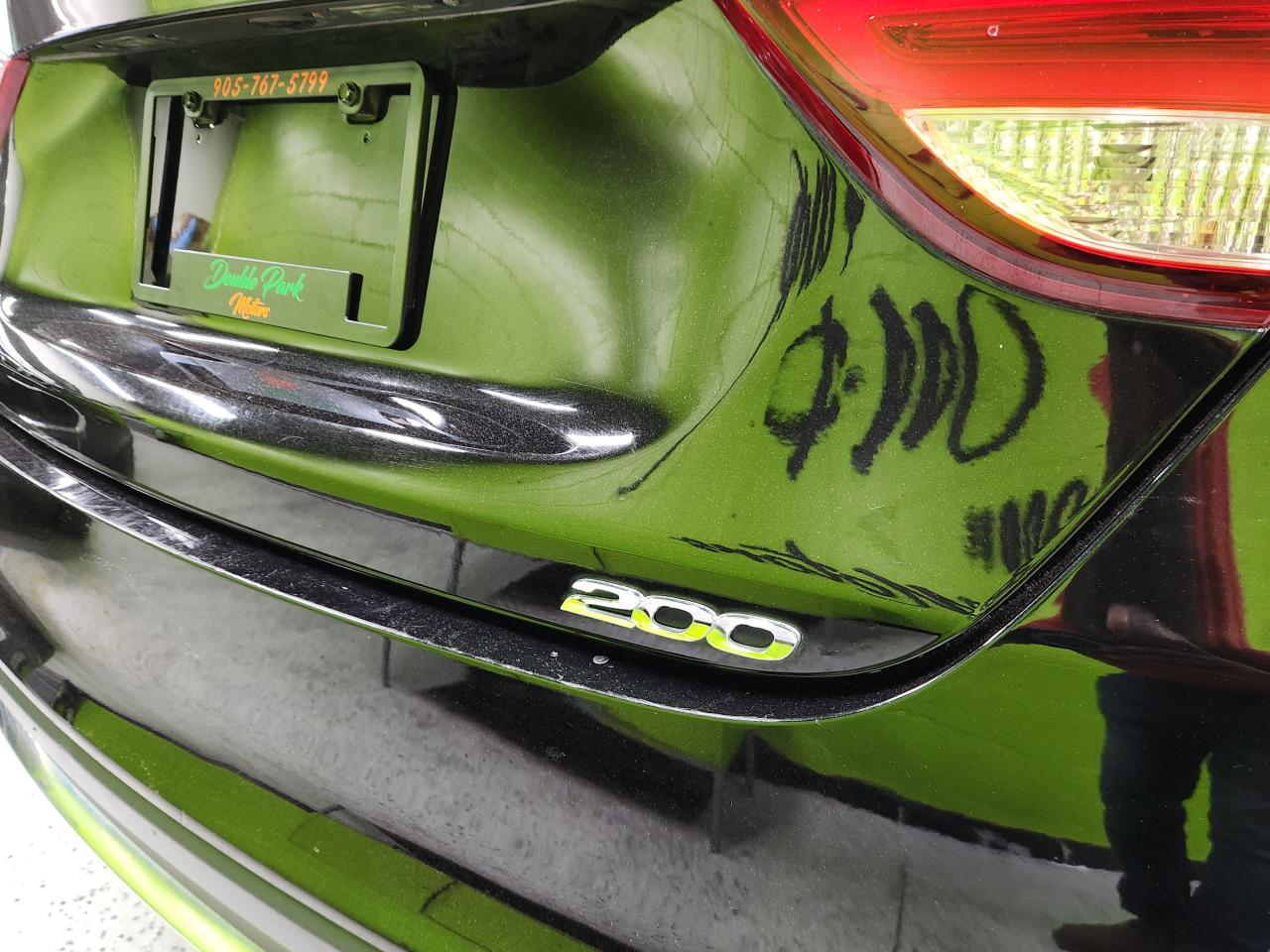 2015 Chrysler 200 Limited H-Ted Seats 4cyl Good on gas - Photo #10