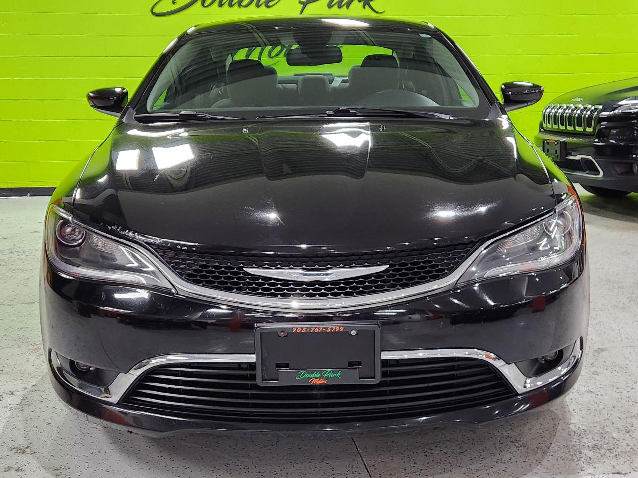 2015 Chrysler 200 Limited H-Ted Seats 4cyl Good on gas Photo2