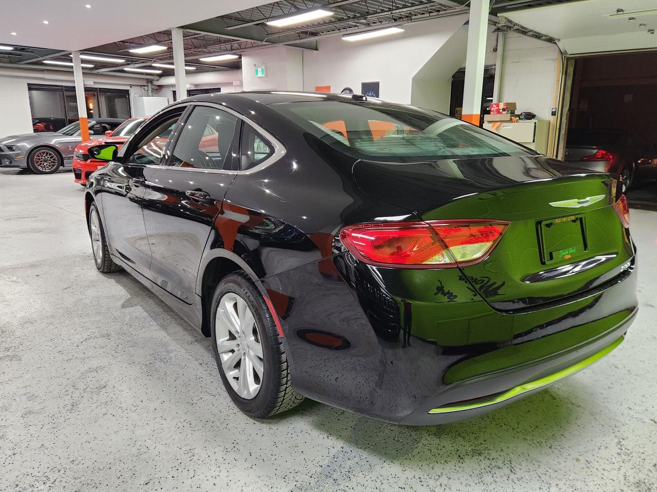 2015 Chrysler 200 Limited H-Ted Seats 4cyl Good on gas - Photo #14