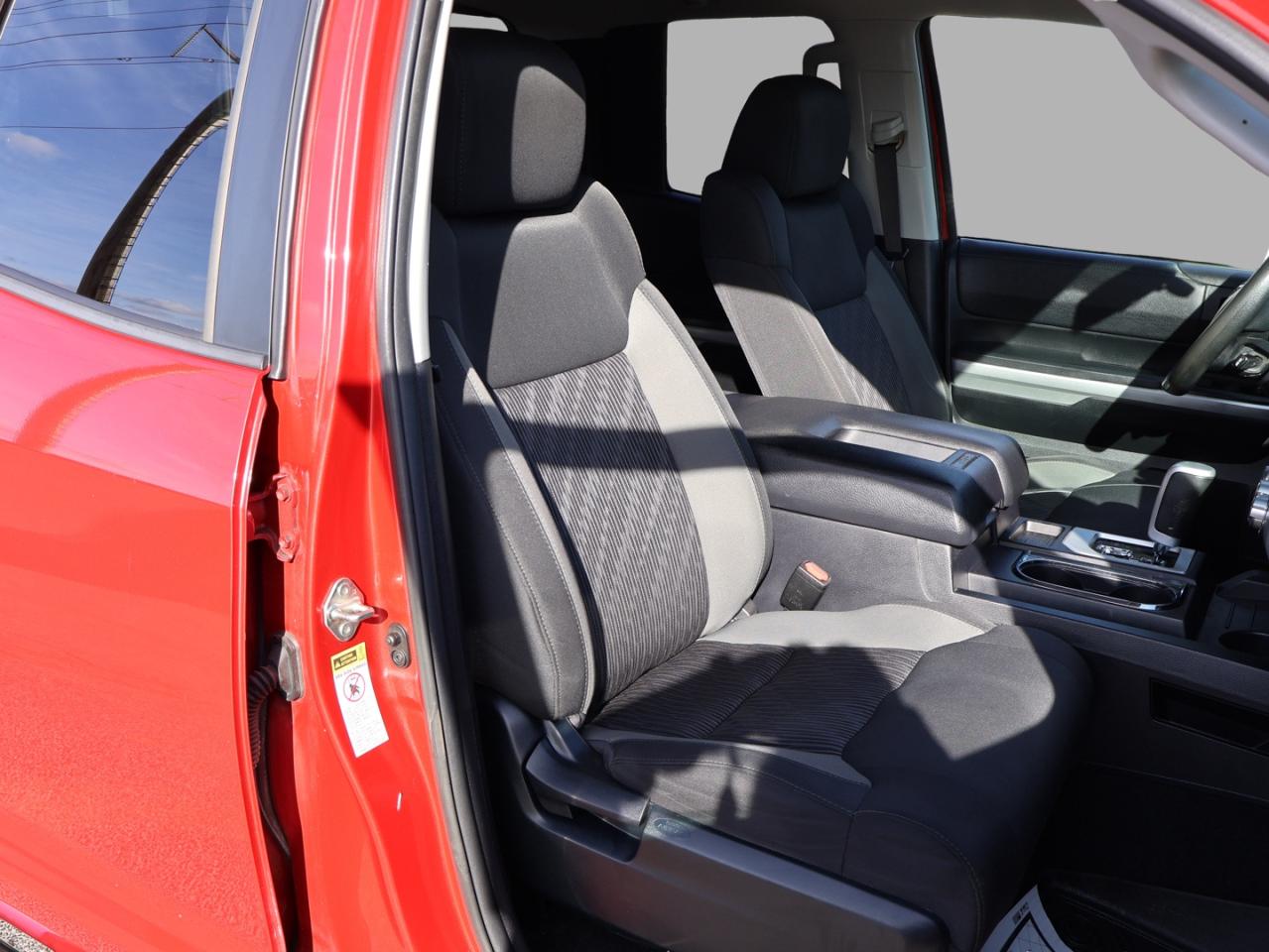 2017 Toyota Tundra SR5 4WD CERTIFIED *1 OWNER*ACCIDENT FREE* CAMERA BLUETOOTH HEATED SEATS SUNROOF CRUISE ALLOYS - Photo #17