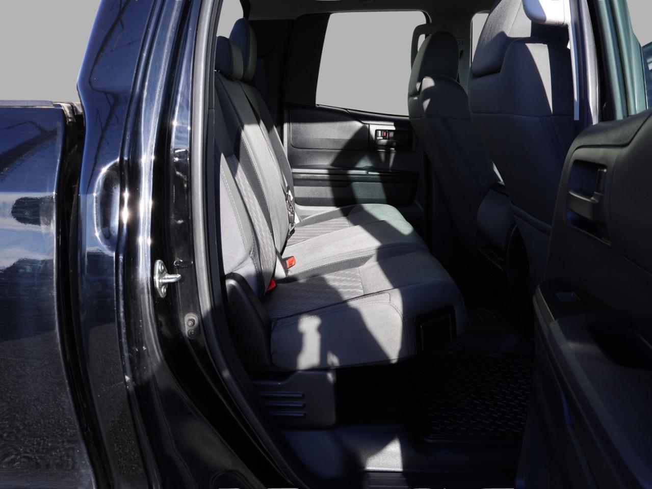 2017 Toyota Tundra V8 SR 4WD CERTIFIED *ACCIDENT FREE*TOYOTA MAINTAIN* CAMERA BLUETOOTH CRUISE ALLOYS - Photo #15