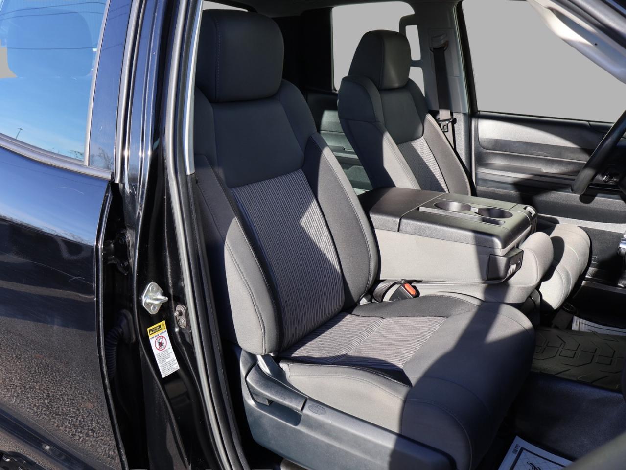 2017 Toyota Tundra V8 SR 4WD CERTIFIED *ACCIDENT FREE*TOYOTA MAINTAIN* CAMERA BLUETOOTH CRUISE ALLOYS - Photo #17