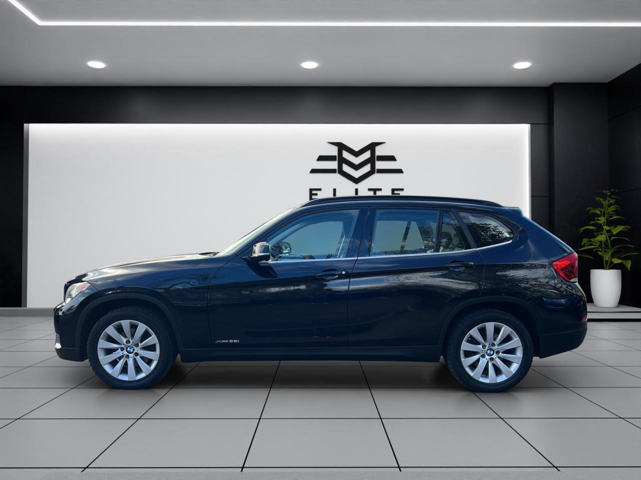 2014 BMW X1 XDRIVE28i AWD - LOW KMS - 84,000KMS ONLY !!! Photo3