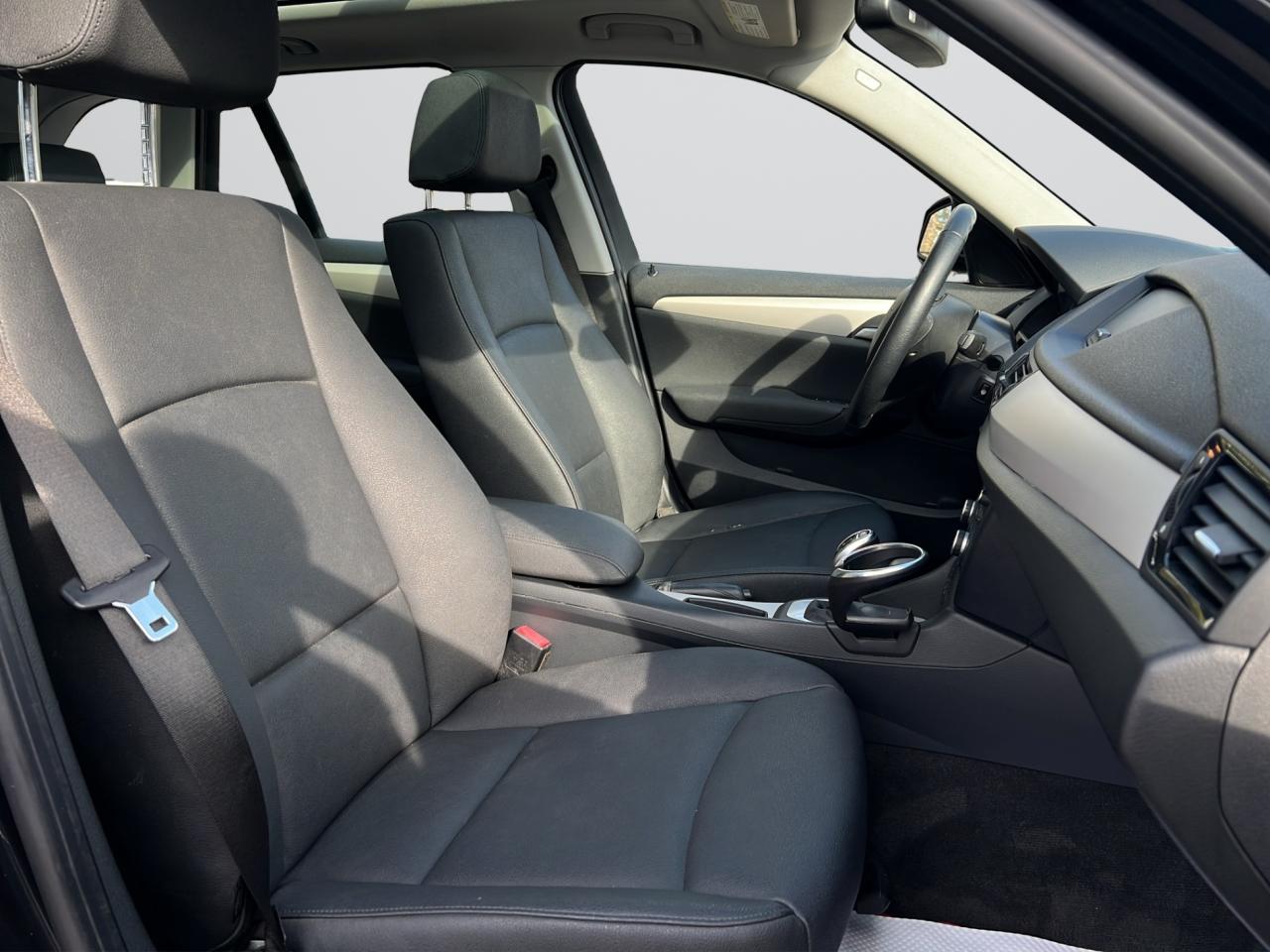 2014 BMW X1 XDRIVE28i AWD - LOW KMS - 84,000KMS ONLY !!! Photo