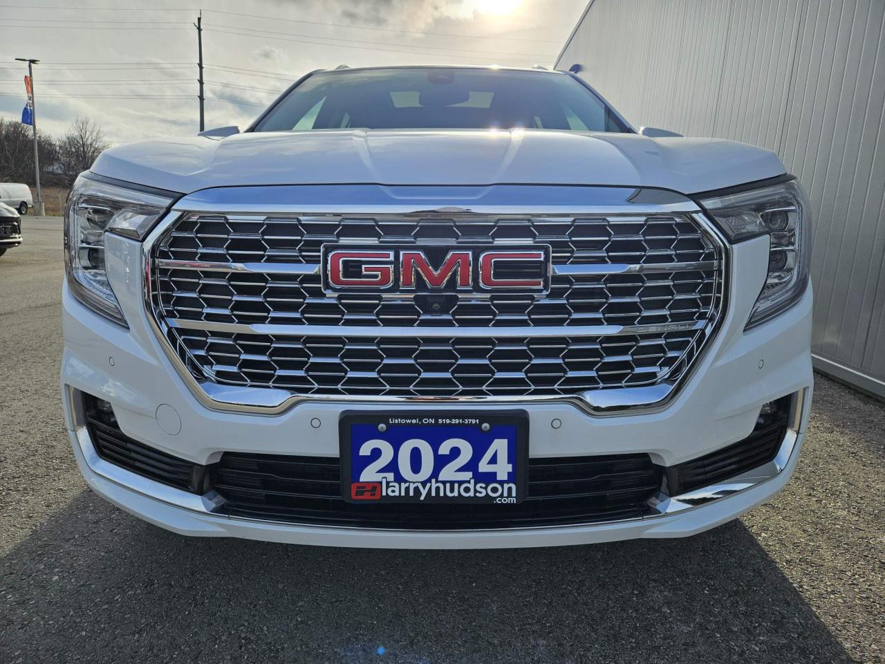 2024 GMC Terrain Denali One Owner | Leather | Navigation | Sunroof | 19" Wheels Photo