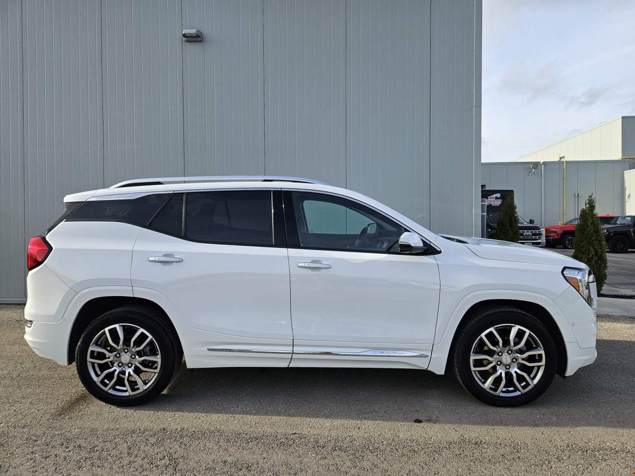 2024 GMC Terrain Denali One Owner | Leather | Navigation | Sunroof | 19" Wheels Photo