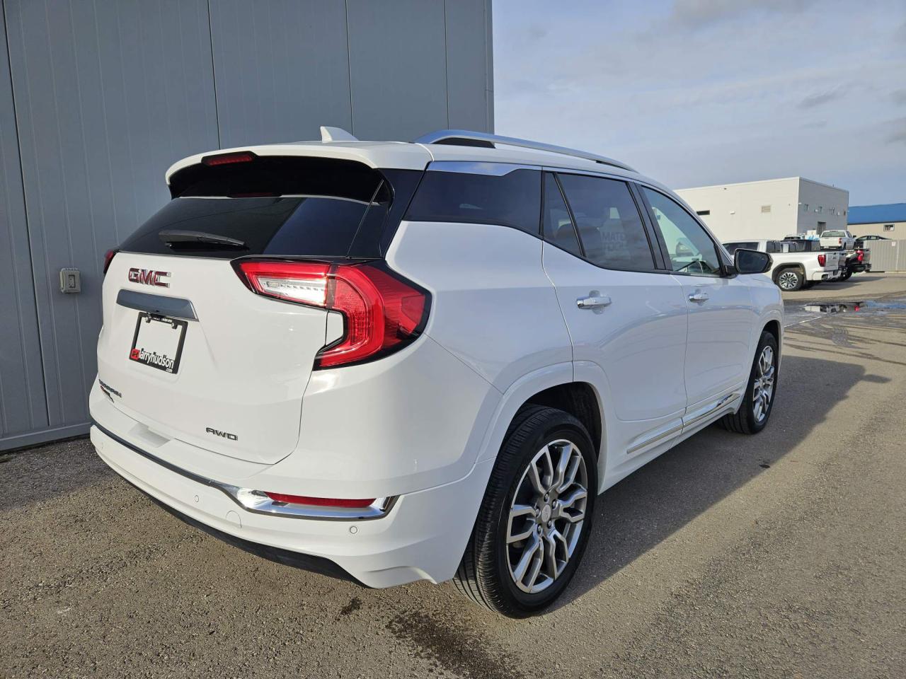 2024 GMC Terrain Denali One Owner | Leather | Navigation | Sunroof | 19" Wheels Photo