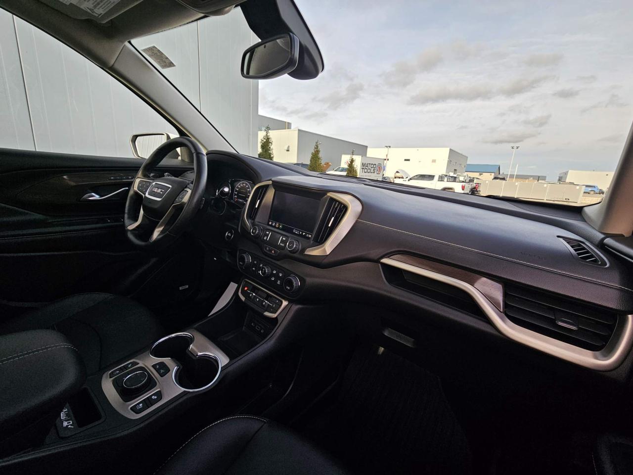 2024 GMC Terrain Denali One Owner | Leather | Navigation | Sunroof | 19" Wheels Photo