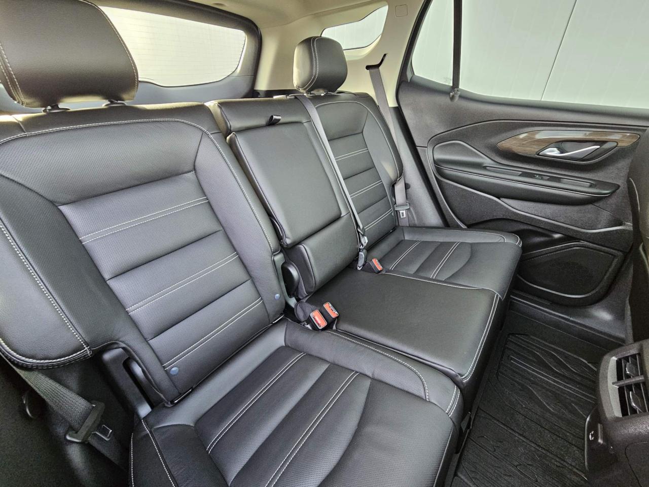 2024 GMC Terrain Denali One Owner | Leather | Navigation | Sunroof | 19" Wheels Photo