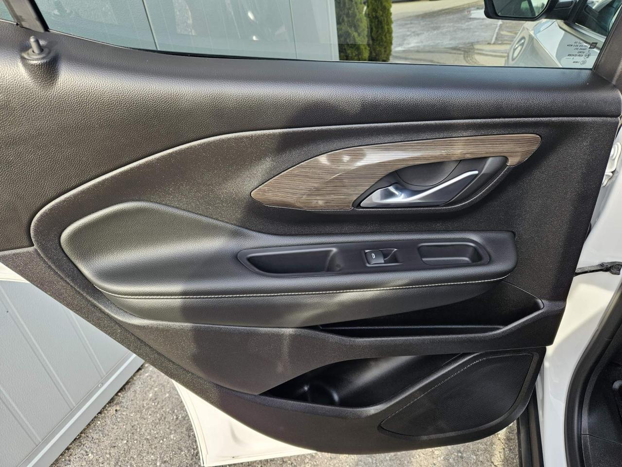 2024 GMC Terrain Denali One Owner | Leather | Navigation | Sunroof | 19" Wheels Photo