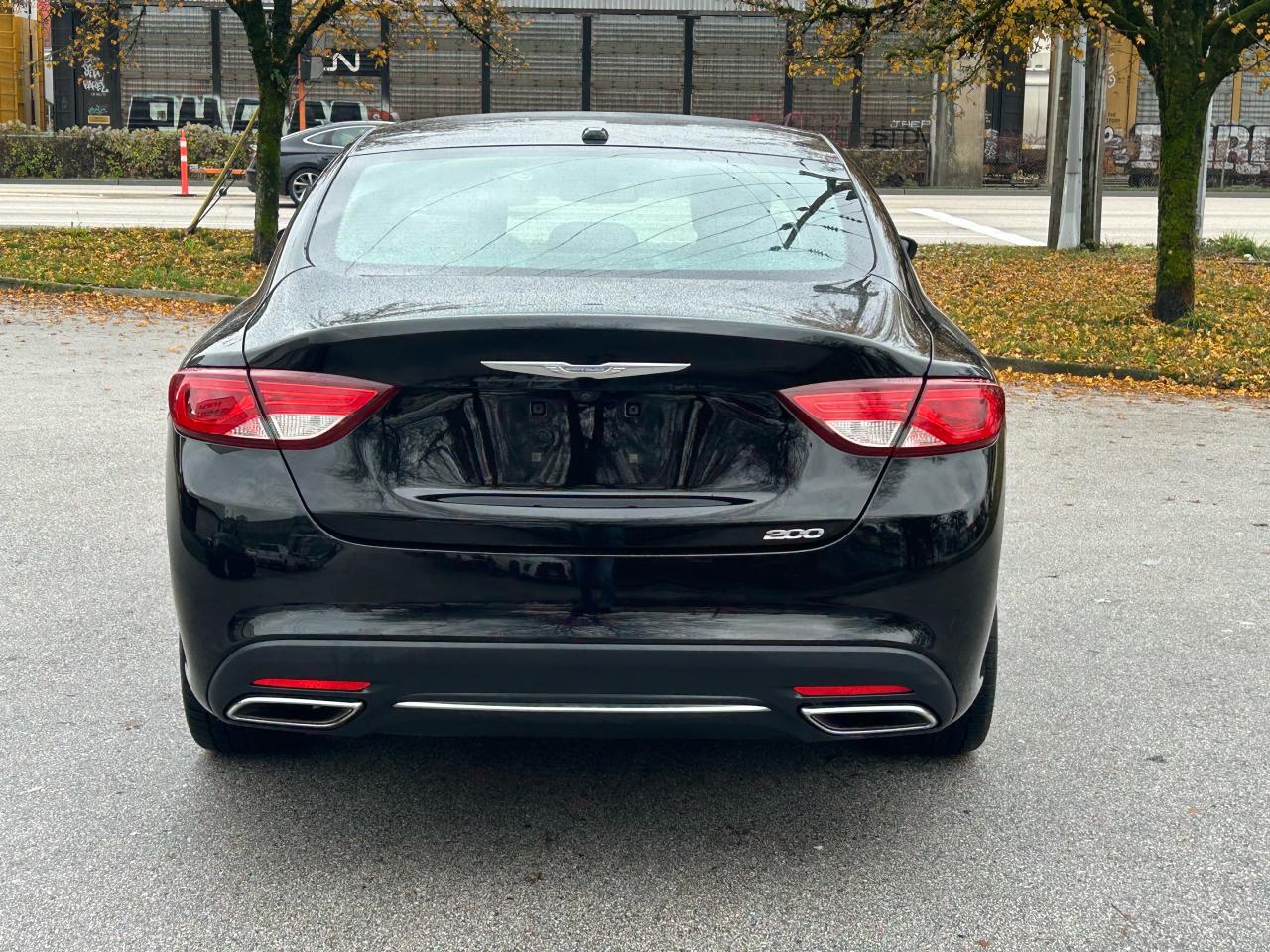 2015 Chrysler 200 Limited - Photo #7