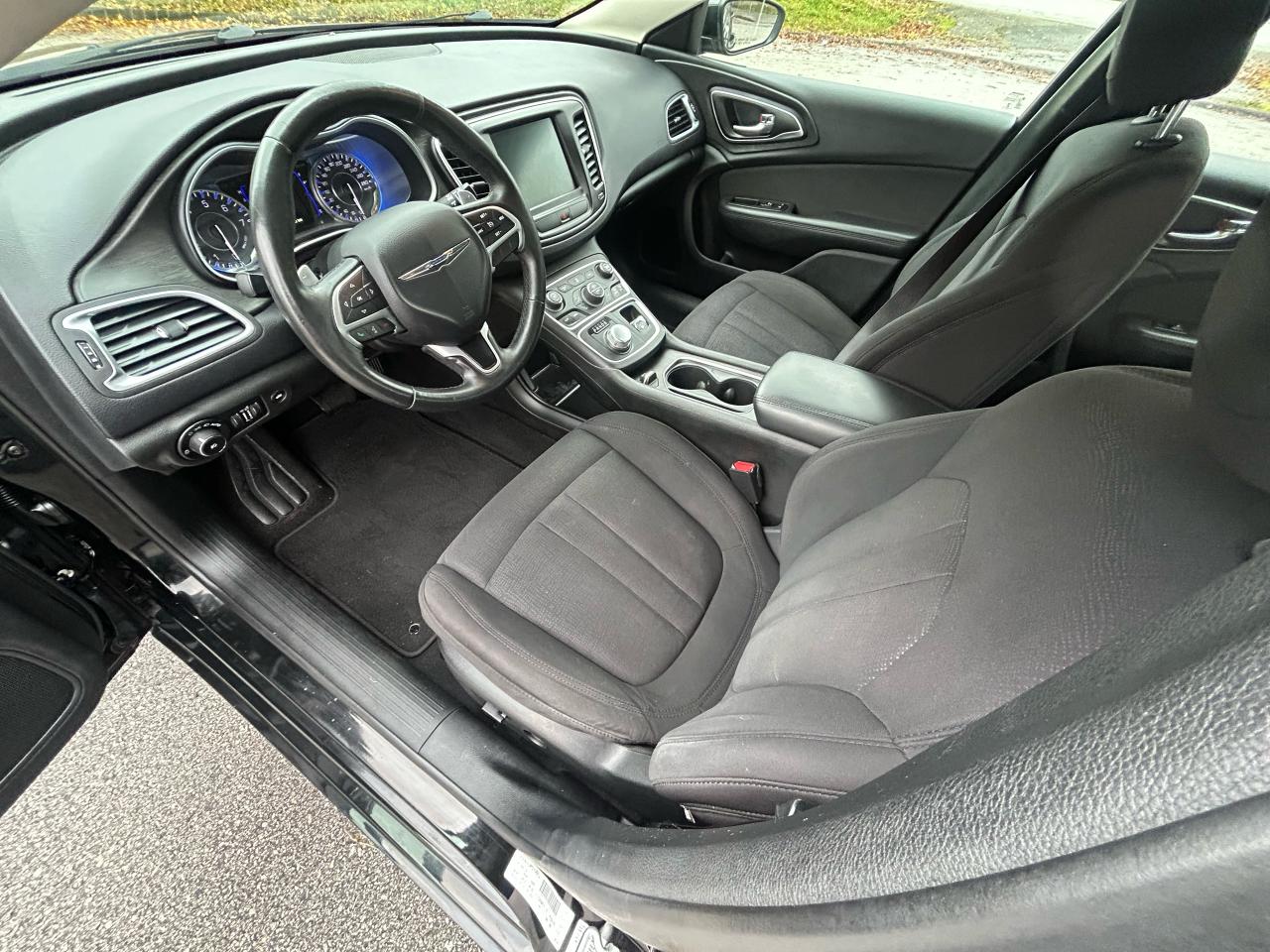 2015 Chrysler 200 Limited - Photo #8