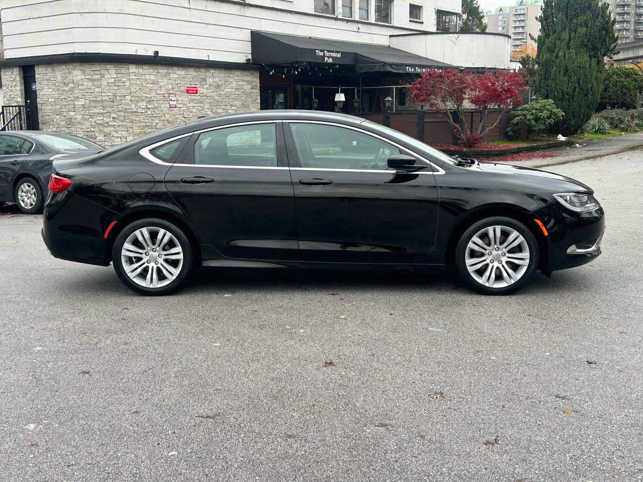 2015 Chrysler 200 Limited - Photo #5