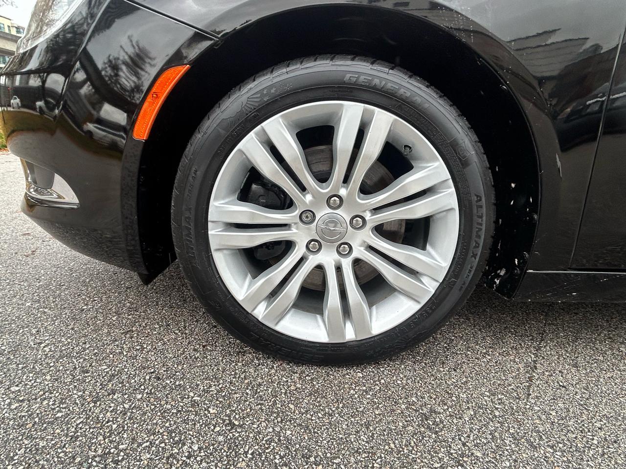 2015 Chrysler 200 Limited - Photo #11