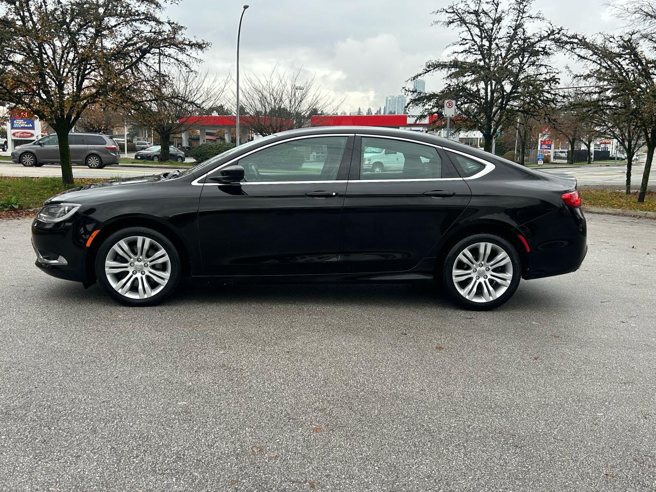 2015 Chrysler 200 Limited - Photo #2