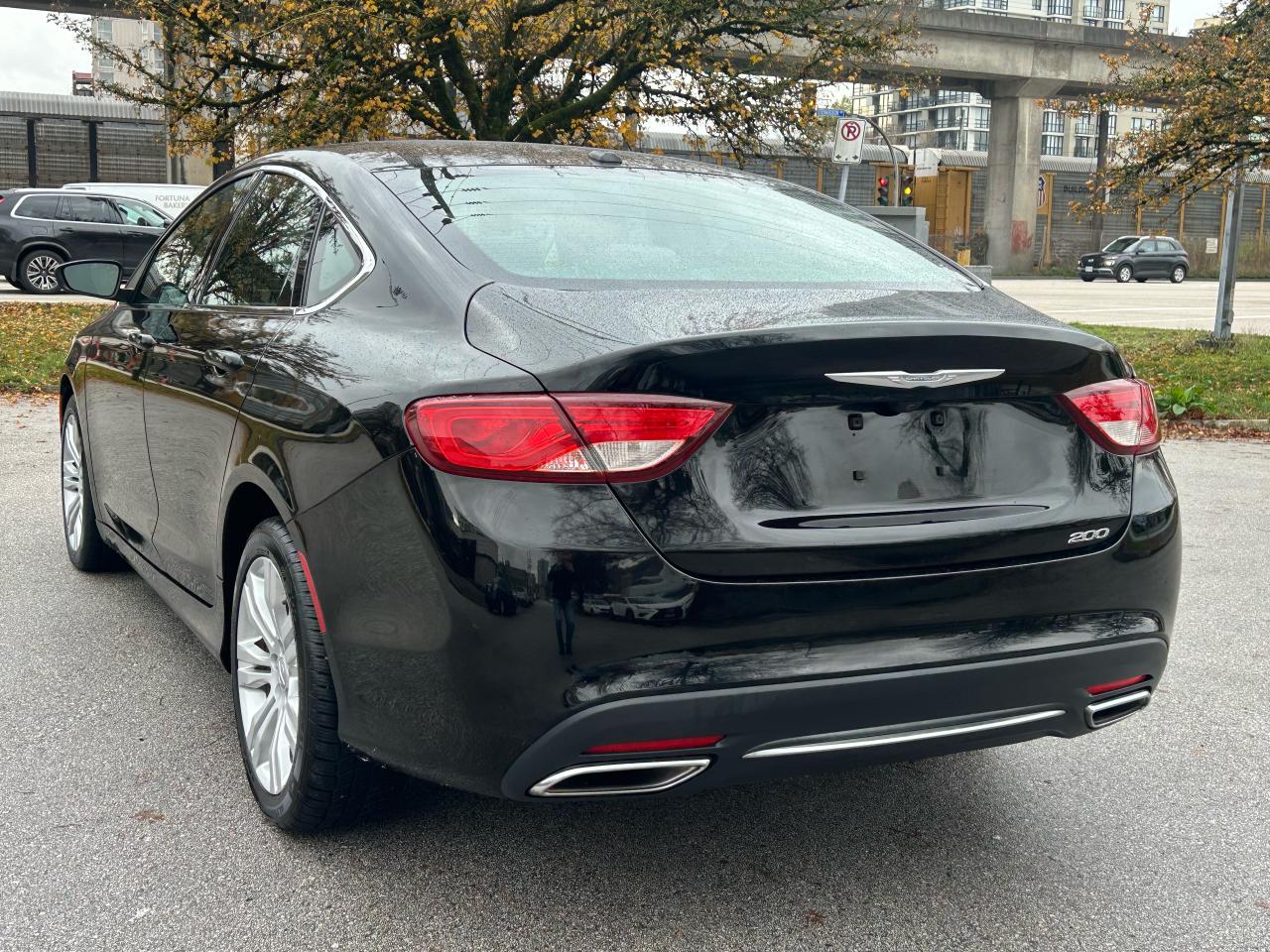 2015 Chrysler 200 Limited - Photo #3