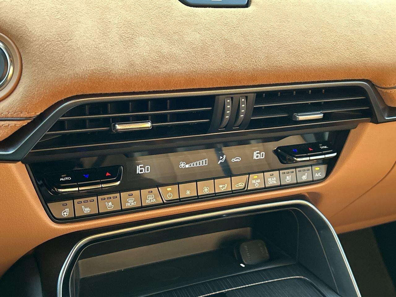 2024 Mazda CX-90 MHEV Signature CPO|LOW RATES| LOW KMS! Photo