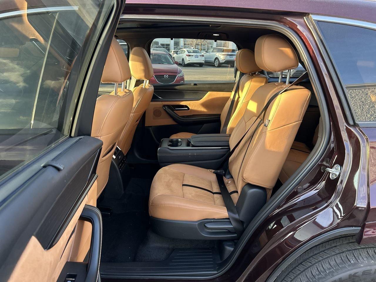 2024 Mazda CX-90 MHEV Signature CPO|LOW RATES| LOW KMS! Photo