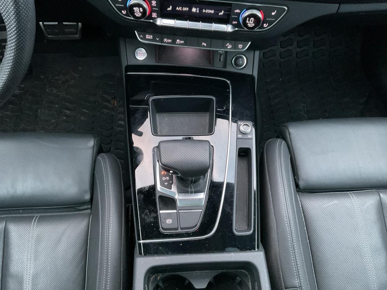 2022 Audi Q5 2.0T Progressiv! S-Line! Great kms! Certified! Photo