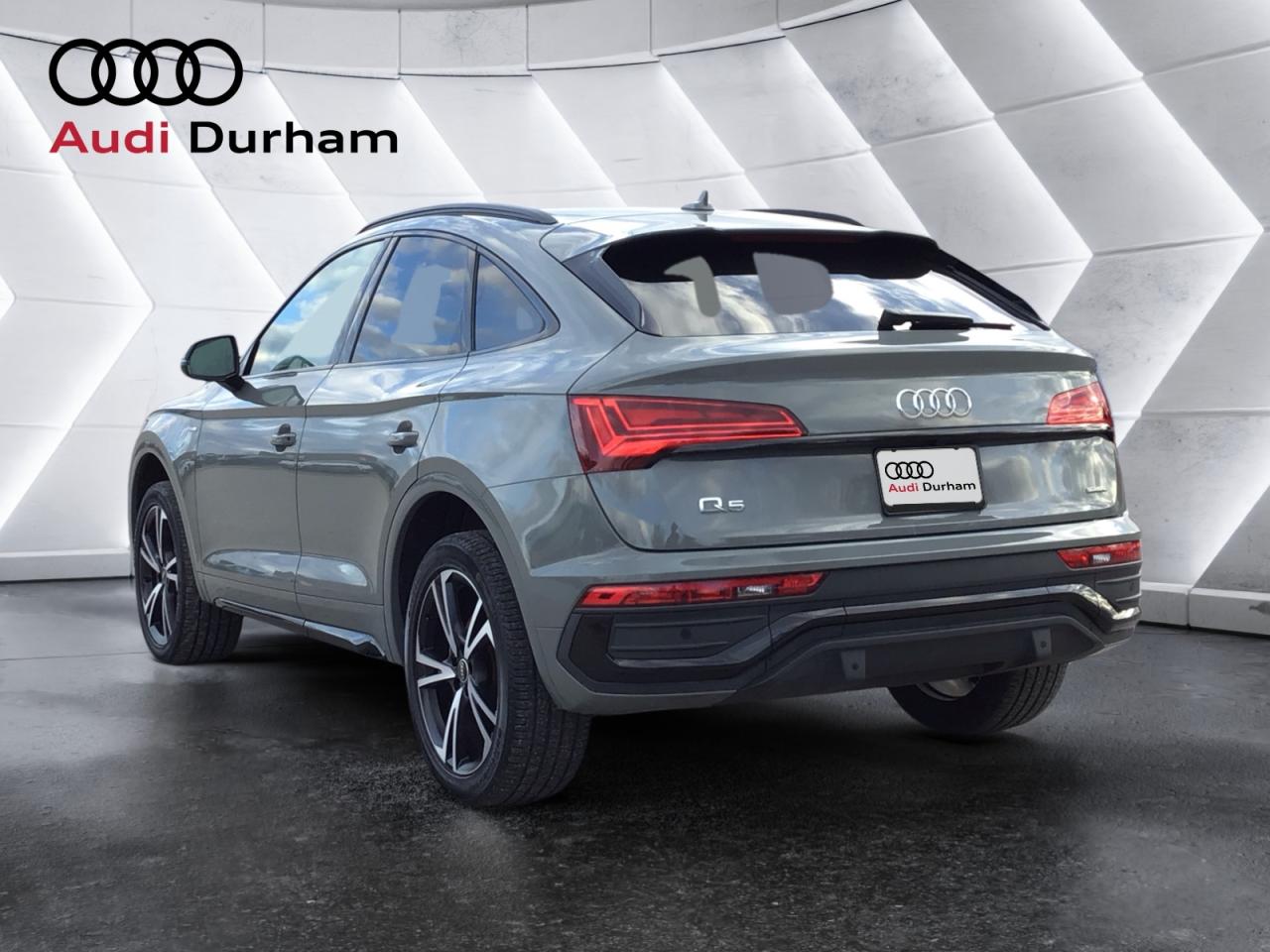 2022 Audi Q5 Sportback 2.0T Progressiv + S-Line Bk Pkg | 20" Wheels Photo2