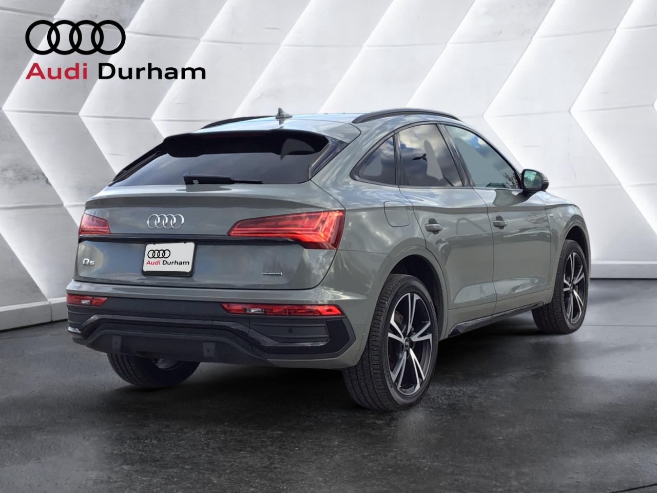2022 Audi Q5 Sportback 2.0T Progressiv + S-Line Bk Pkg | 20" Wheels Photo4
