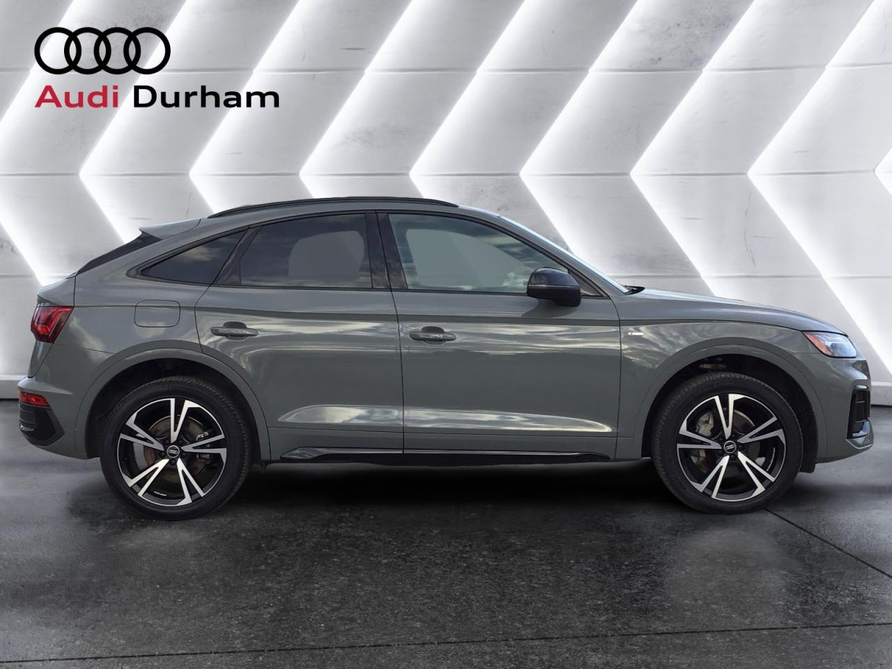 2022 Audi Q5 Sportback 2.0T Progressiv + S-Line Bk Pkg | 20" Wheels Photo