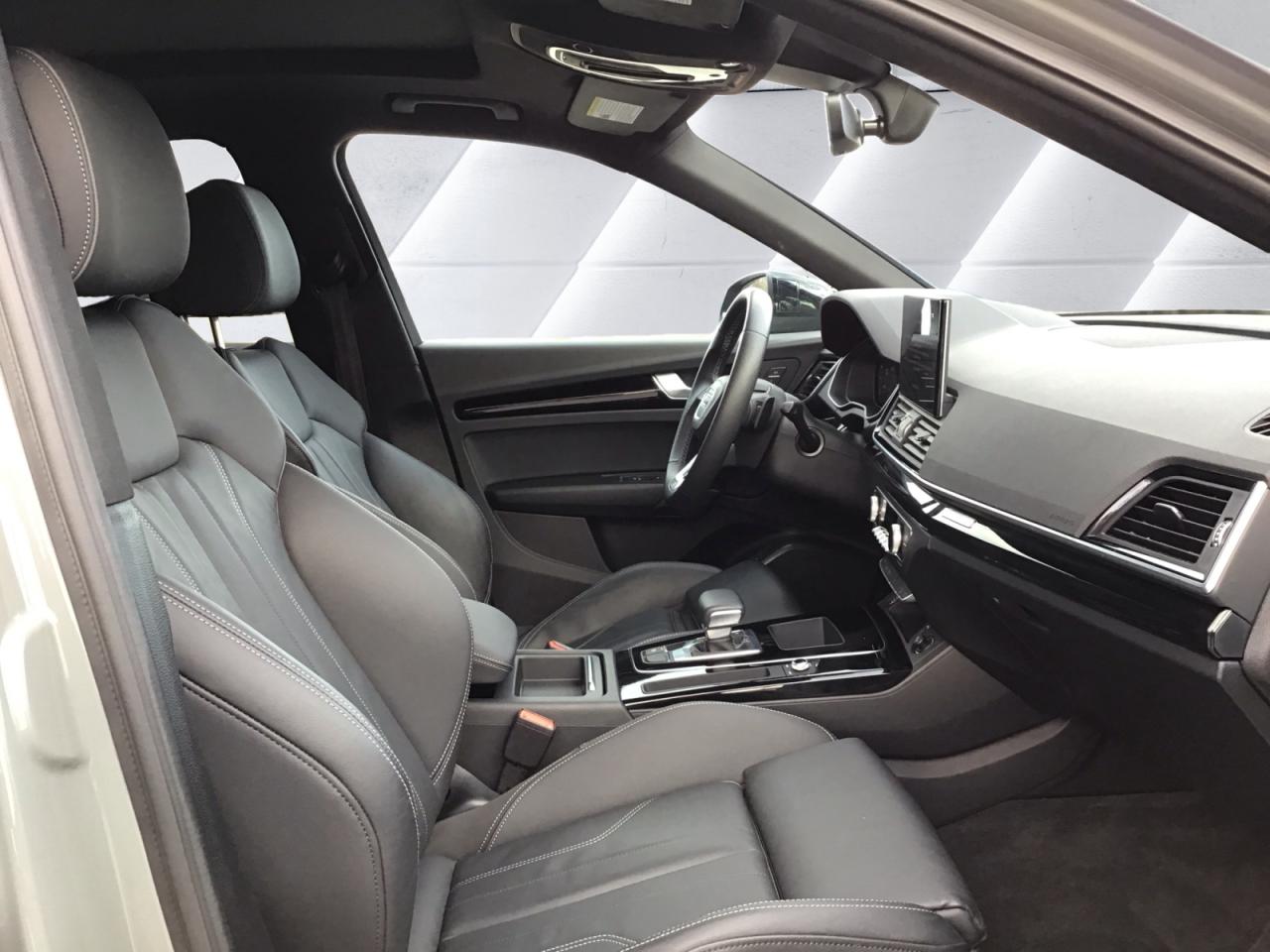 2022 Audi Q5 Sportback 2.0T Progressiv + S-Line Bk Pkg | 20" Wheels Photo